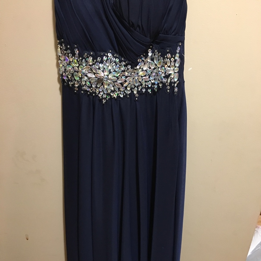 Evening Gown - Picture 2 of 4
